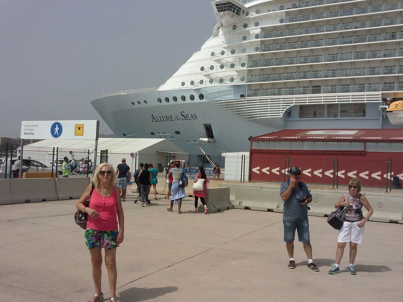 Neus, Enric y Celia en el crucero "Allure of the seas"