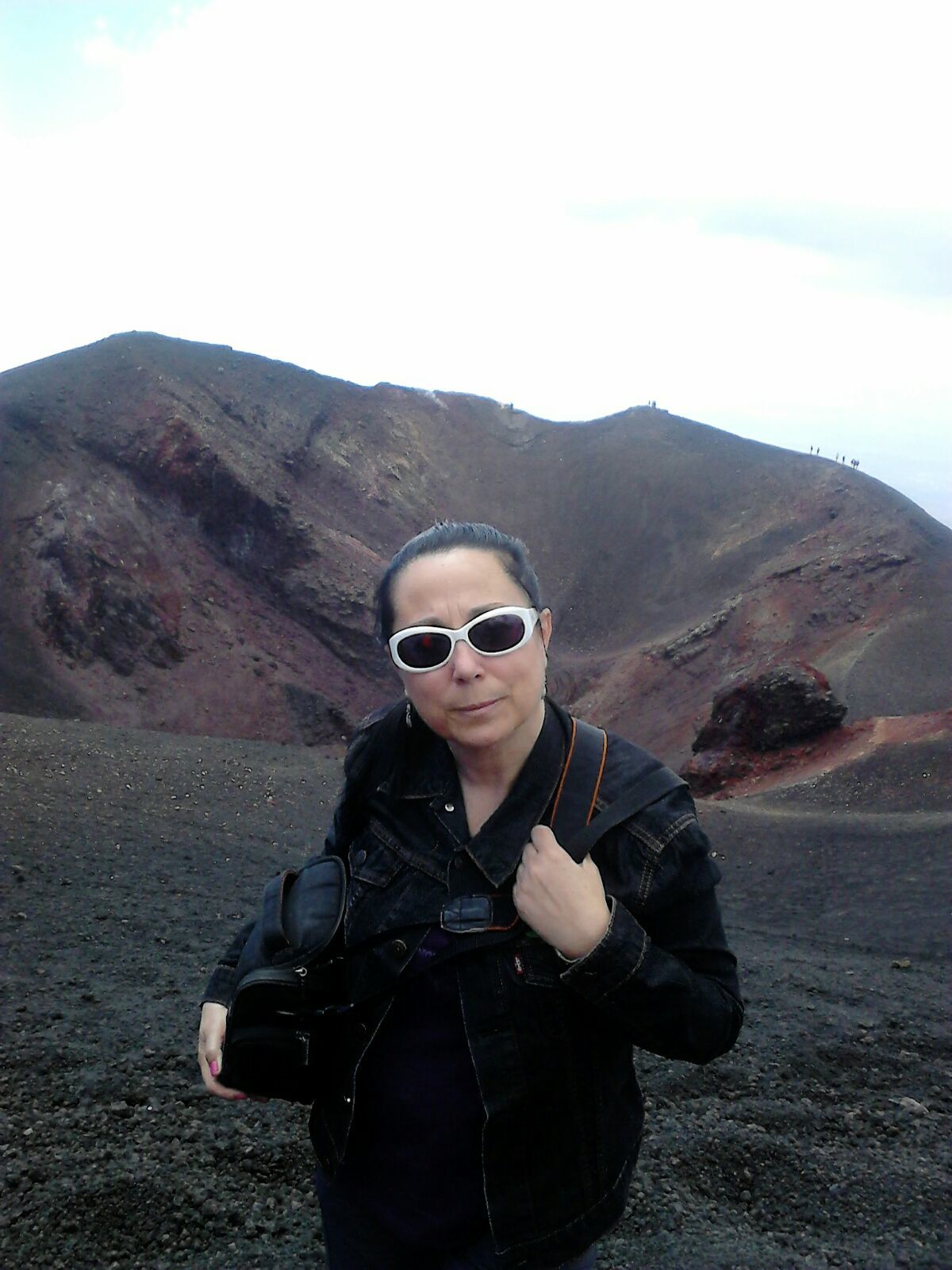 Ana a 400m del cono del Etna en Sicilia