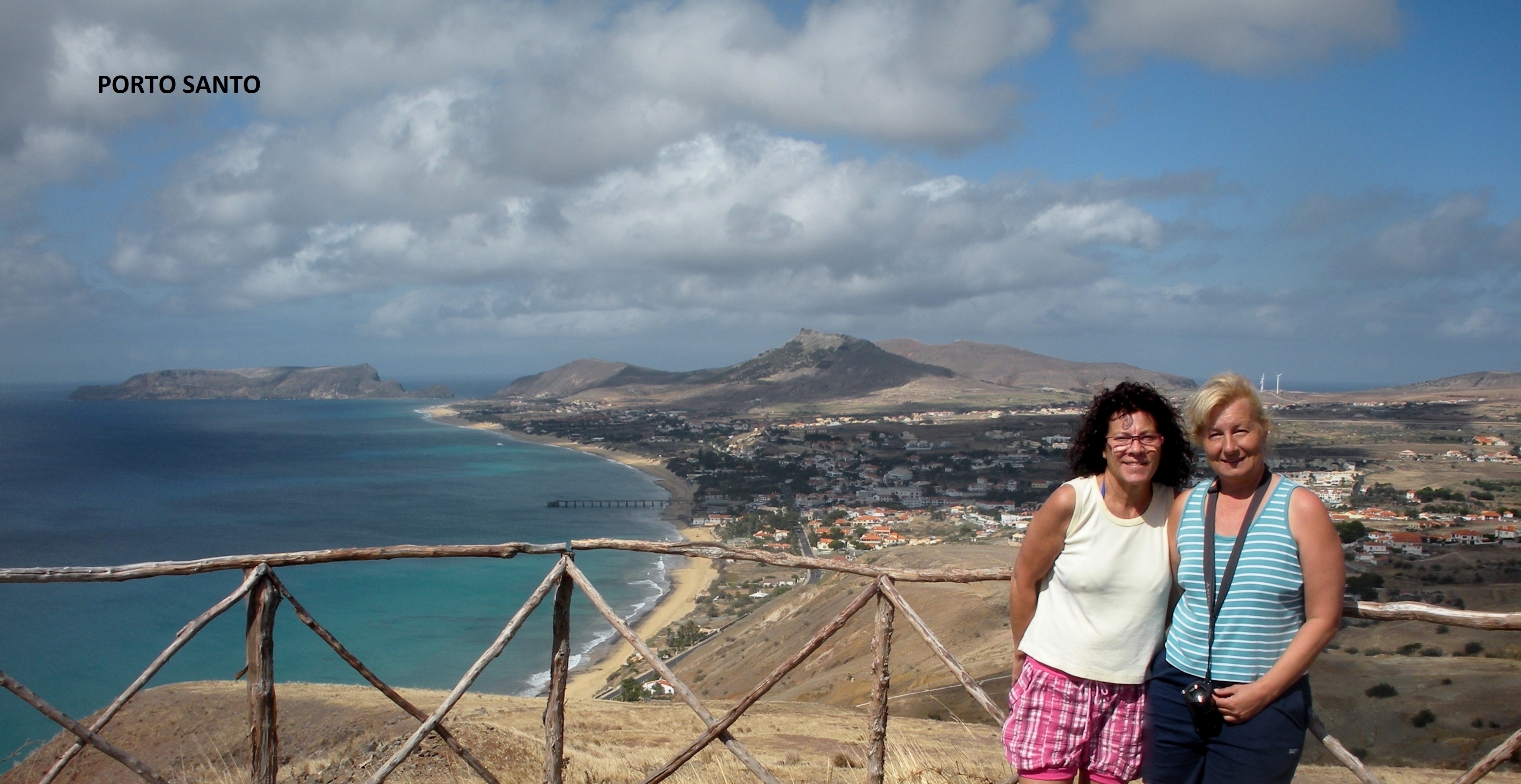 Merche y Valen en la Isla de Porto Santo.